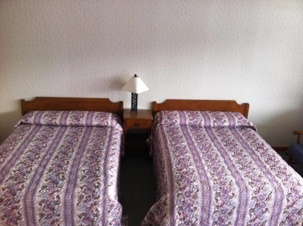 Ladd Brook Inn Pownal ภายนอก รูปภาพ