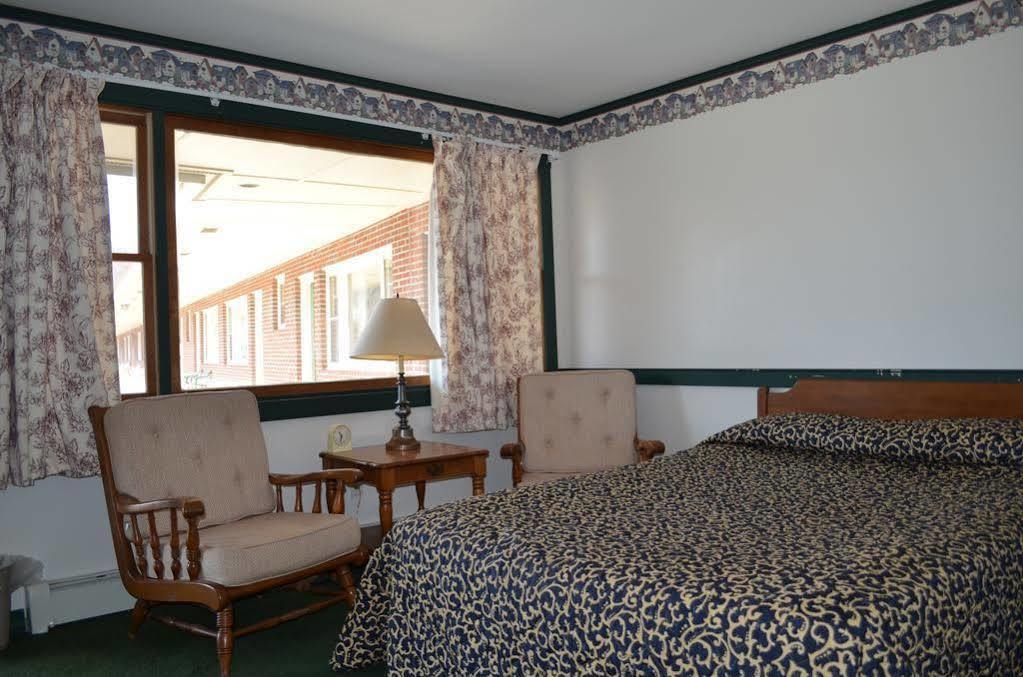 Ladd Brook Inn Pownal ภายนอก รูปภาพ