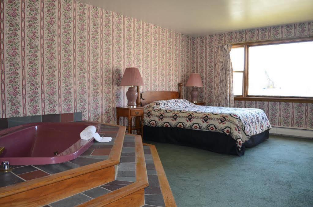 Ladd Brook Inn Pownal ภายนอก รูปภาพ
