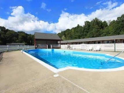 Ladd Brook Inn Pownal ภายนอก รูปภาพ