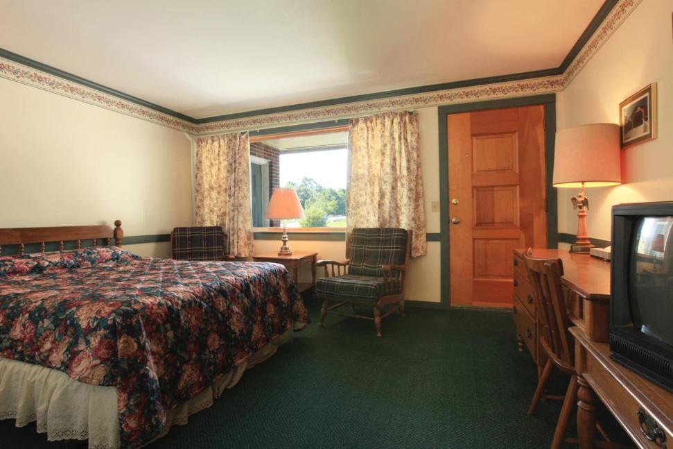Ladd Brook Inn Pownal ภายนอก รูปภาพ